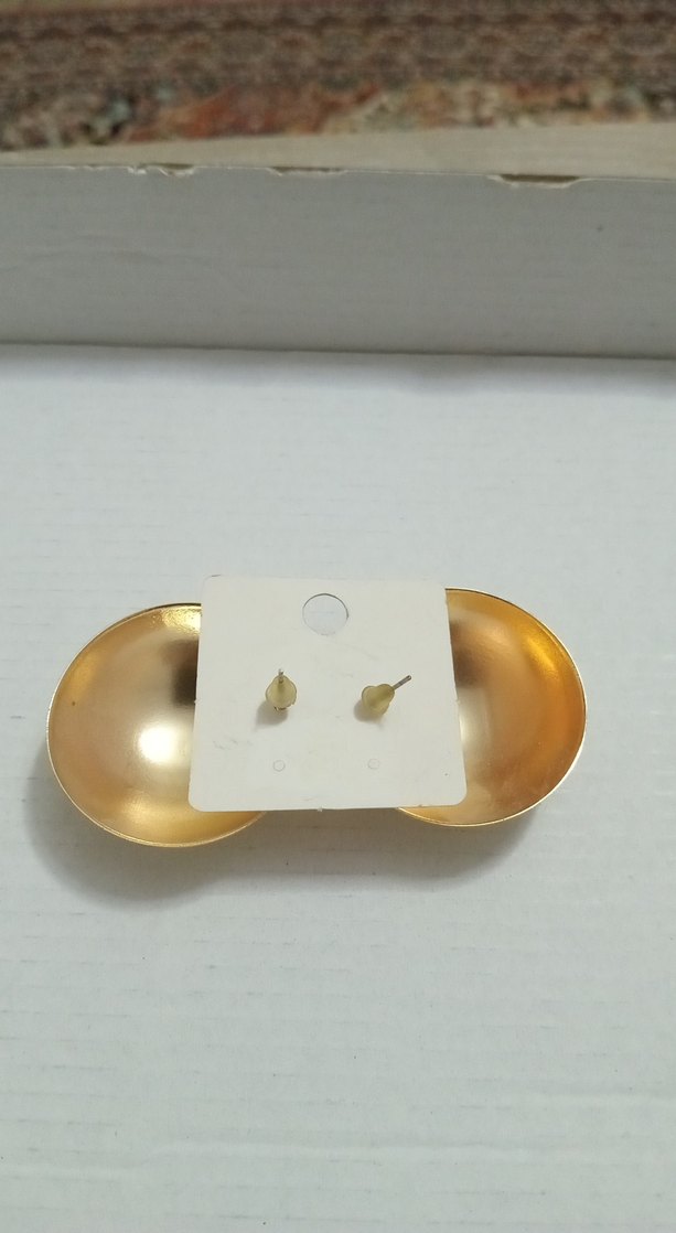 Altın Renkli Düğme Küpe - Görsel 2