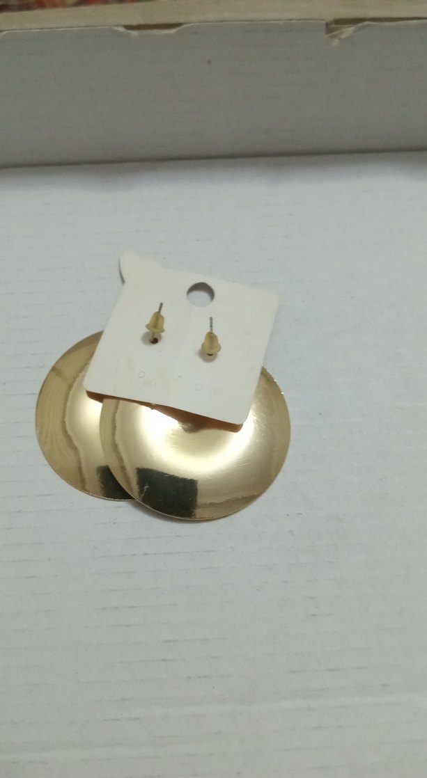 Altın Renkli Mini Düğme Küpe - Görsel 3