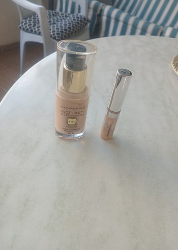 Max Factor Beige Fondöten ve Kapatıcı