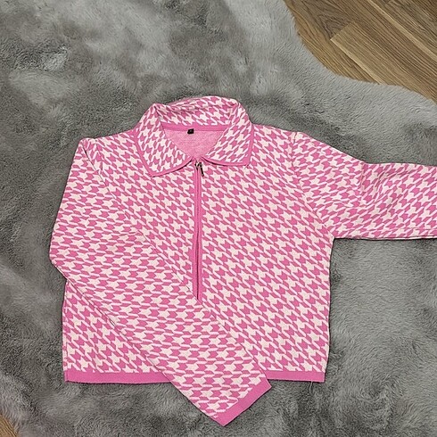 Pembe hırka kazak