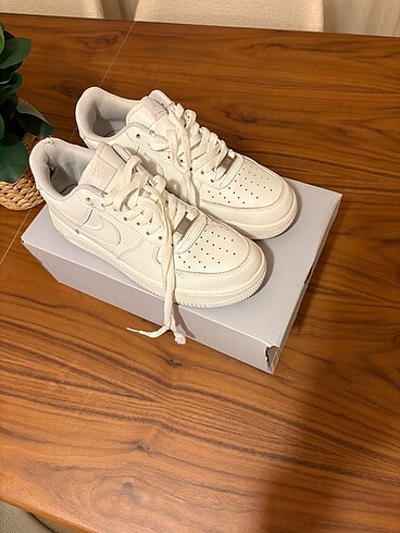 40,5 Beden beyaz Renk Nike air force 1 orijinal
