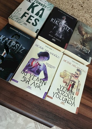  Beden Renk Müjde Aklanoğlu Roman Seti - 6 Kitap