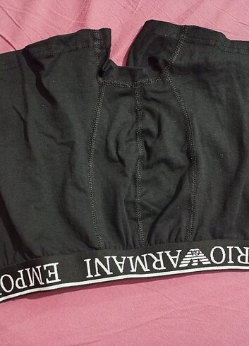 Armani 3 tane erkek boxer 200 tl 2 adet siyah 1 gri renk kutu içeriği