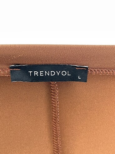 38 Beden kahverengi Renk Trendyol & Milla Mini Şort %70 İndirimli.