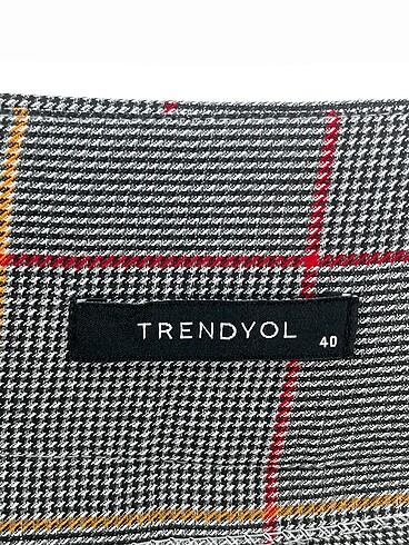 40 Beden çeşitli Renk Trendyol & Milla Düz Kesim %70 İndirimli.