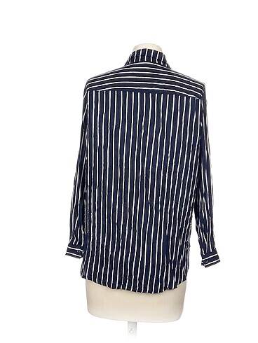38 Beden H&M Gömlek %70 İndirimli.