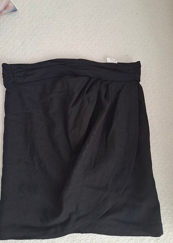 Siyah Drapeli Önü V kesim Mini etek