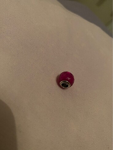  Beden orijinal pembe pandora charm