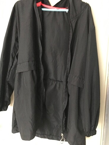 Siyah rüzgarlık ceket