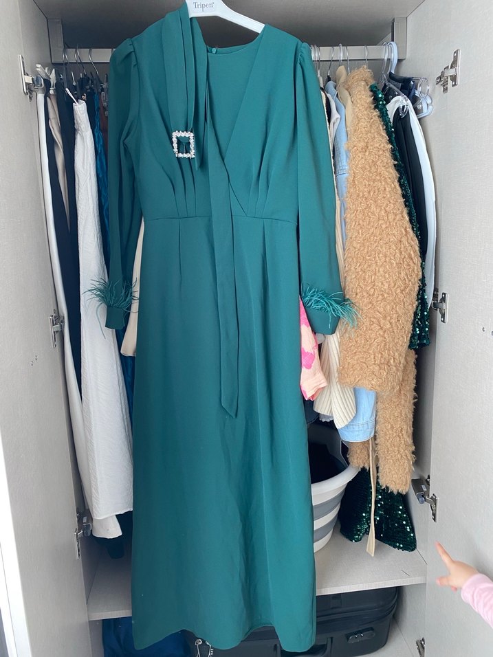 Kemerli Uzun Kollu Koyu Yeşil Abiye Elbise - Görsel 2