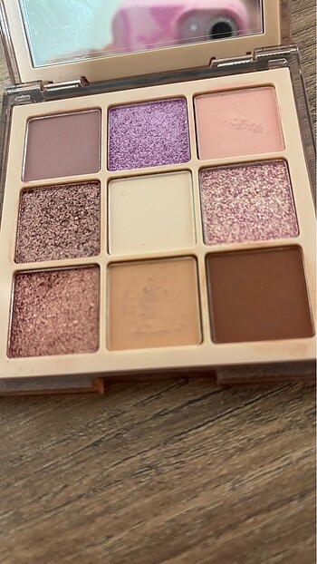 Beden Huda Beauty Far Paleti