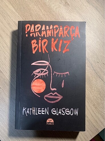 paramparca bir kiz