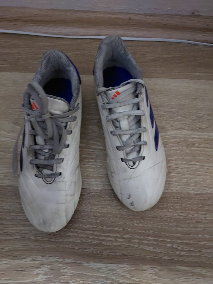 Gri Beyaz Bağcıklı Erkek Futbol Ayakkabısı - Görsel 3