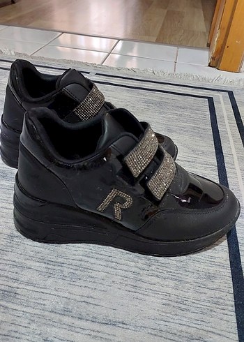 Siyah Parlak Kadın Spor Ayakkabı - Görsel 5