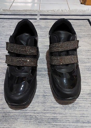 Siyah Parlak Kadın Spor Ayakkabı - Görsel 6