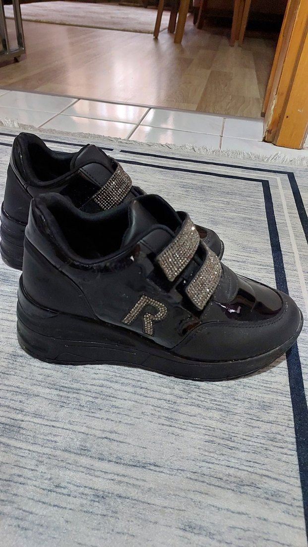 Siyah Parlak Kadın Spor Ayakkabı - Görsel 5