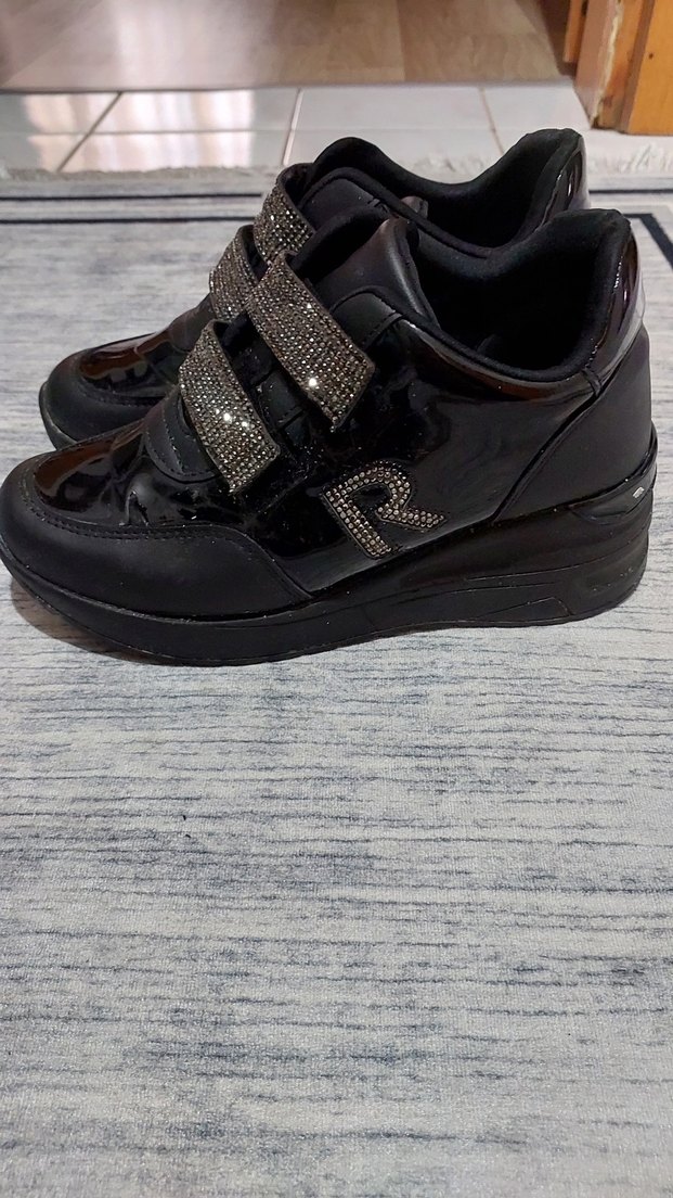Siyah Parlak Kadın Spor Ayakkabı - Görsel 3