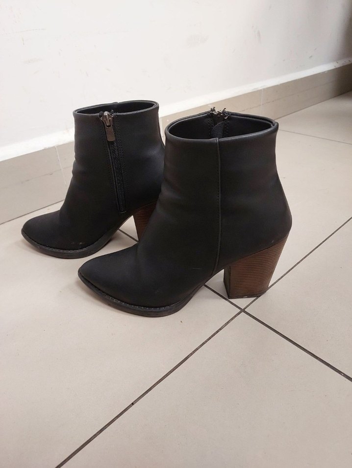 Siyah  Kadın Topuklu Bot - Görsel 2