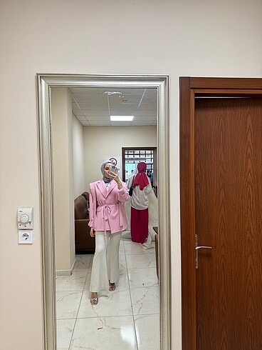 Pembe ceket