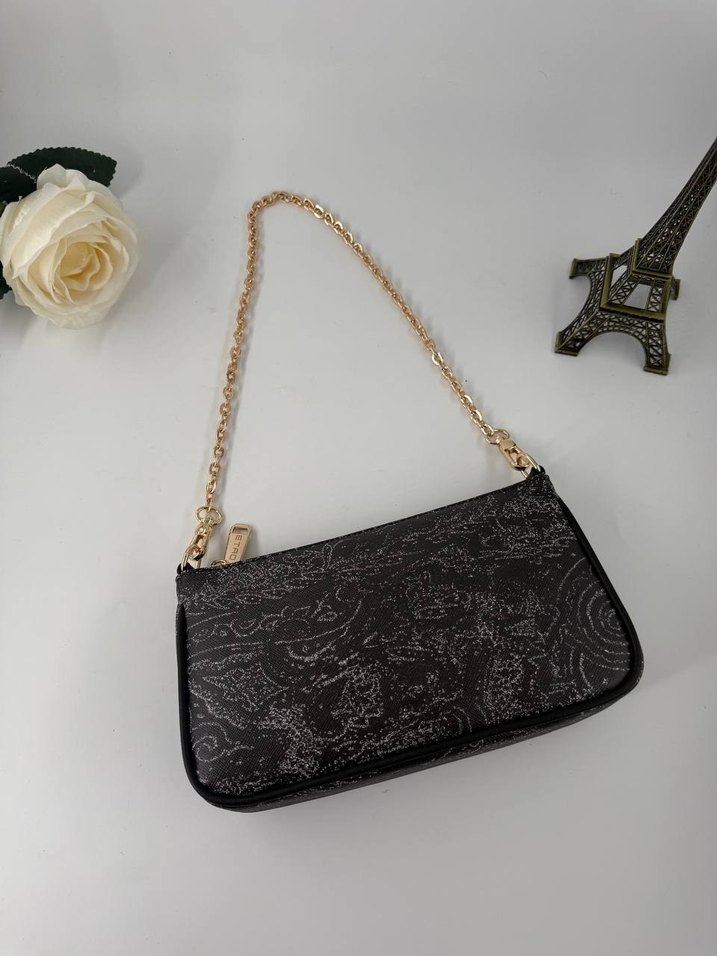 Zincir Detaylı Siyah Yılan Desenli Deri Çanta - Görsel 2