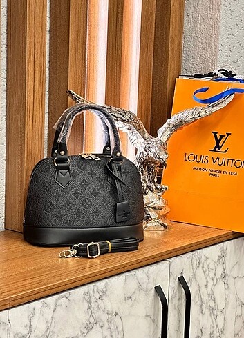 Beden Louıs viltton çapraz askılı