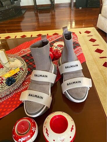 Çok çok az giyilmiş balmain bot