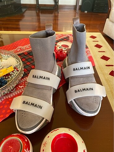 Çok çok az giyilmiş balmain bot