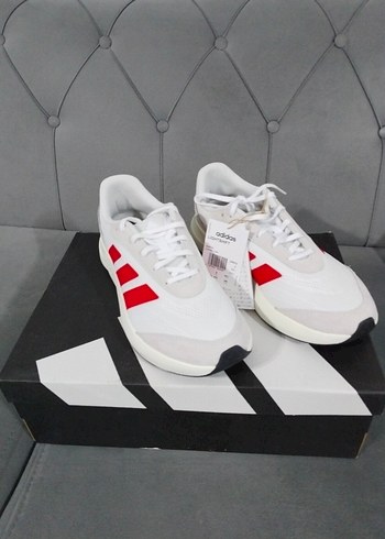43 Beden beyaz Renk Adidas Spor Ayakkabı