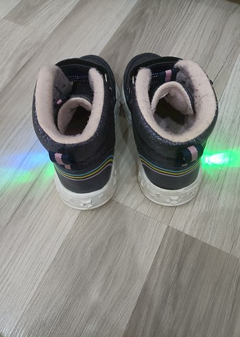 Kız Çocuk Desenli Bot - Görsel 4