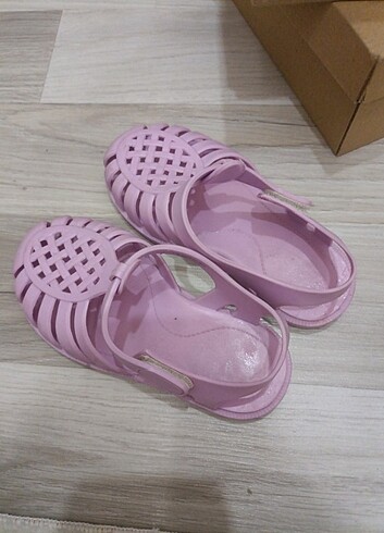 LC Waikiki Kız çocuk sandalet