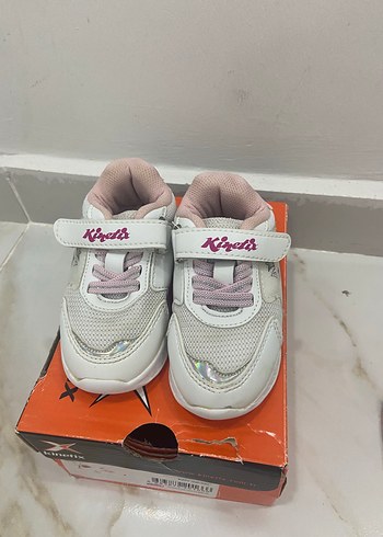 21 Beden Kız Çocuk Beyaz Renkli Cırt Cırtlı Spor Ayakkabı