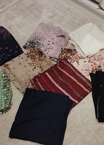 Hediyelik eşarp