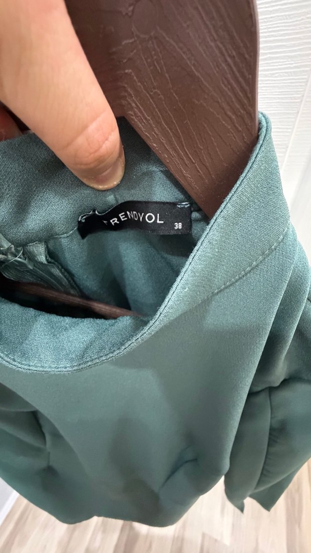 Uzun Kollu, Yüksek Yakalı Turkuaz Elbise - Görsel 2