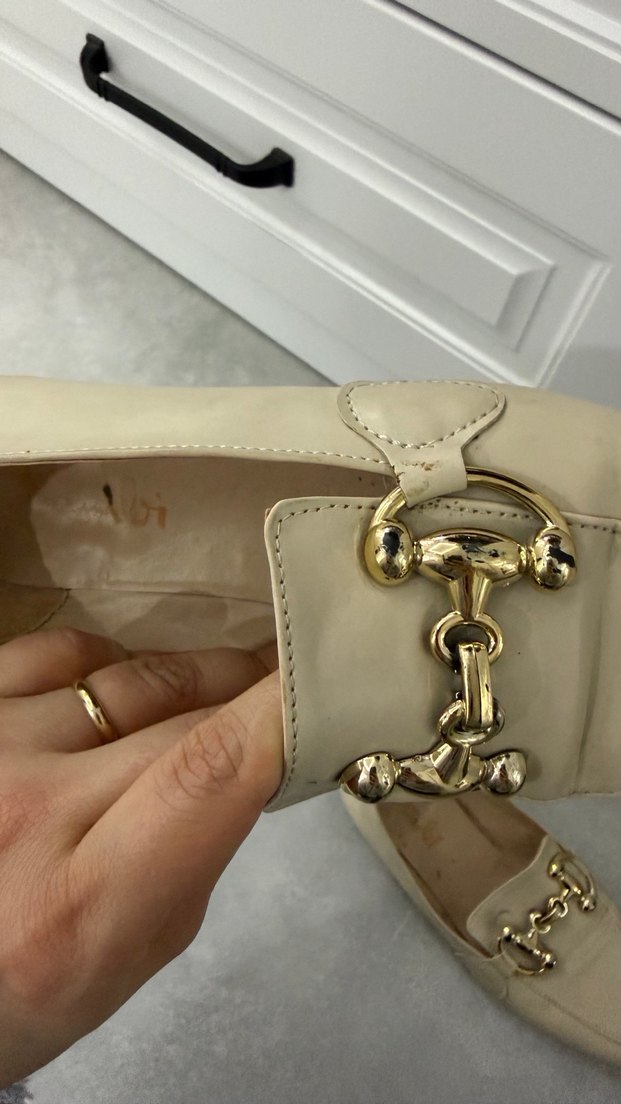 Bej Deri Tokalı Kadın Düz Ayakkabı - Görsel 3