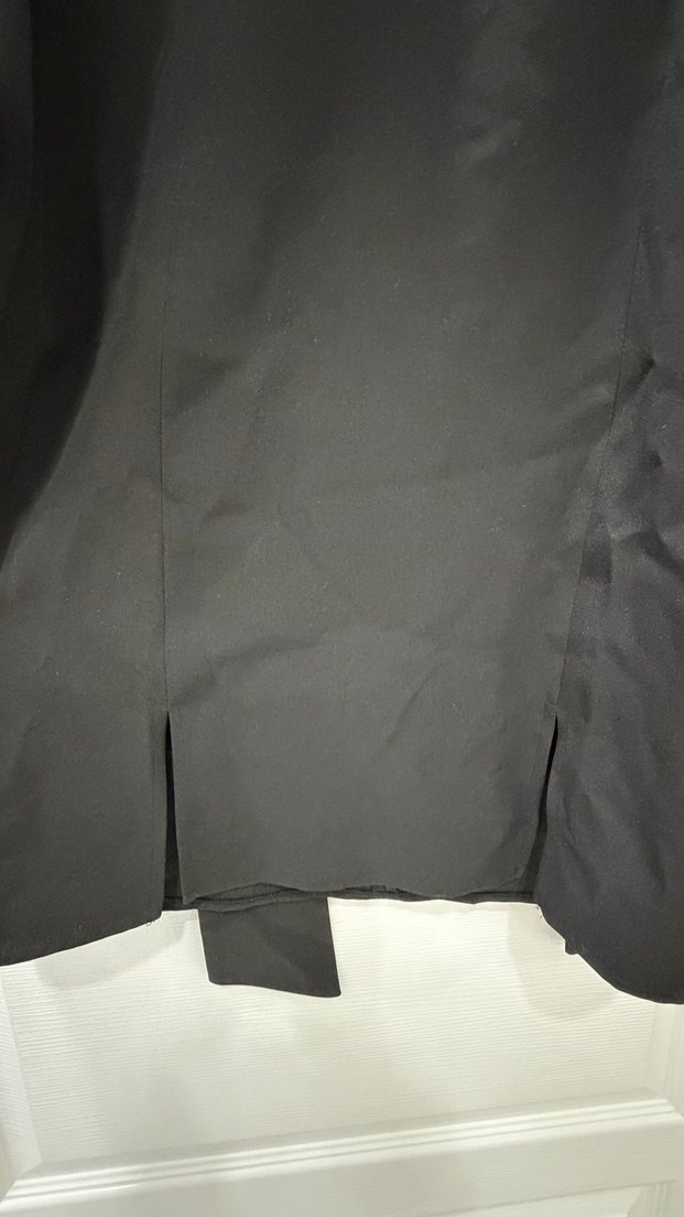 Piliseli V Yaka Siyah Uzun Kollu Elbise - Görsel 3