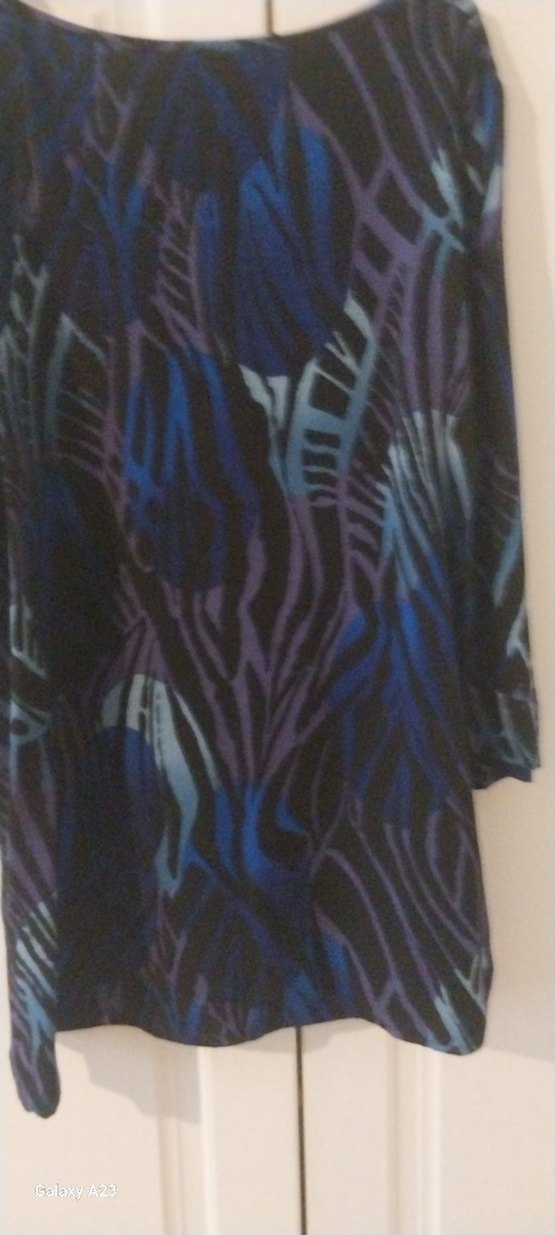 Mavi Batik Desenli Uzun Kollu V Yaka Bluz - Görsel 2