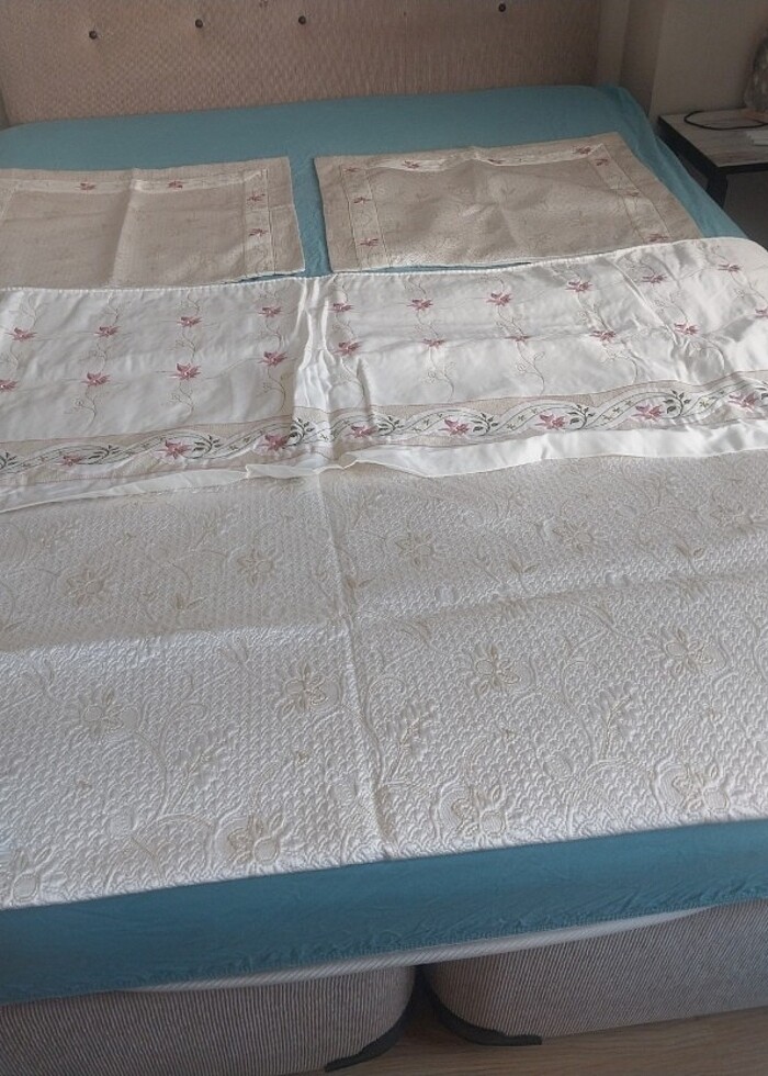 Nakışlı pike takımı simli - Görsel 2