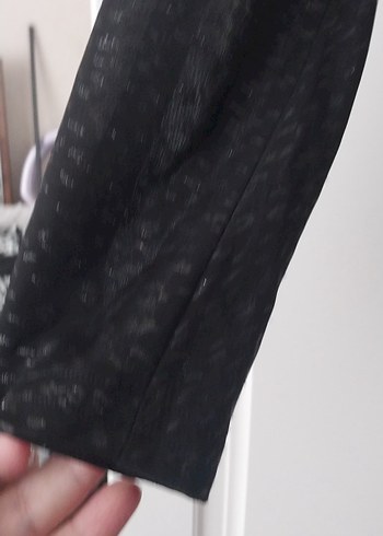 parlak siyah kendinden desenli buluz - Görsel 4