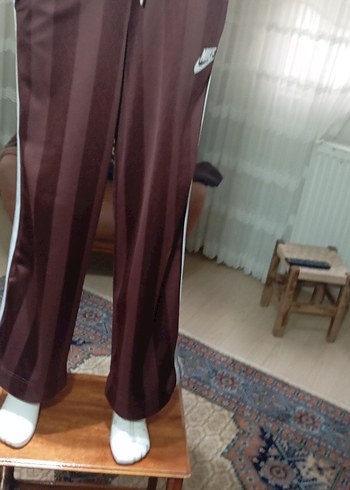 NIKE BAYAN ÇİZGİ YALDIZ  DESEN BOL KESİM EŞOFMAN ALT - Görsel 6