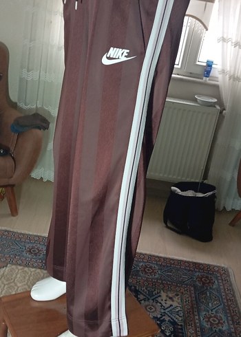 NIKE BAYAN ÇİZGİ YALDIZ  DESEN BOL KESİM EŞOFMAN ALT - Görsel 10