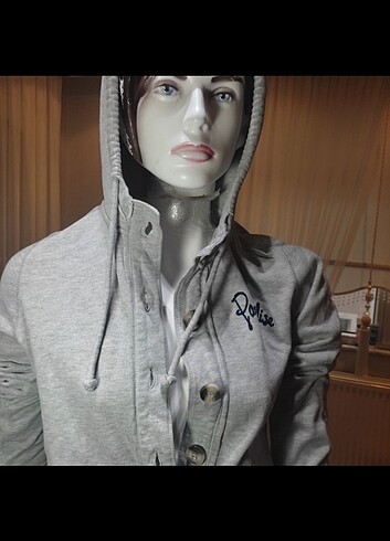 m Beden COLİN'S SWEATSHIRT KAPŞONLU YENİ SEZON