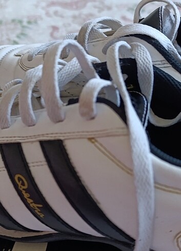 40 Beden beyaz Renk Adidas halı saha Ayakkabısı 40/1/2