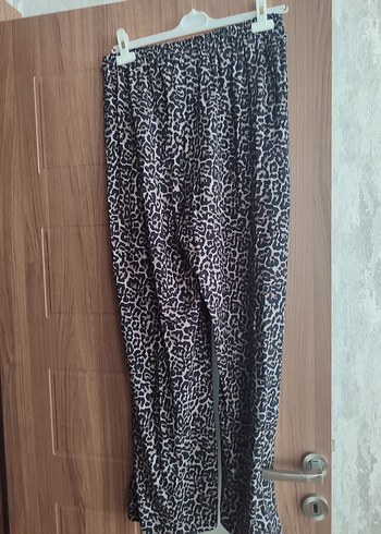 2K Gri Zebra Desenli Pilili Kadın Pantolon