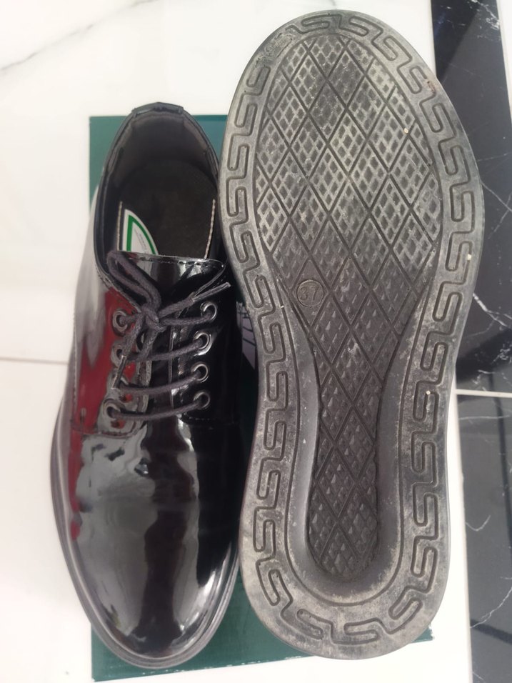 Erkek Çocuk Siyah Parlak Klasik Ayakkabı - Görsel 5