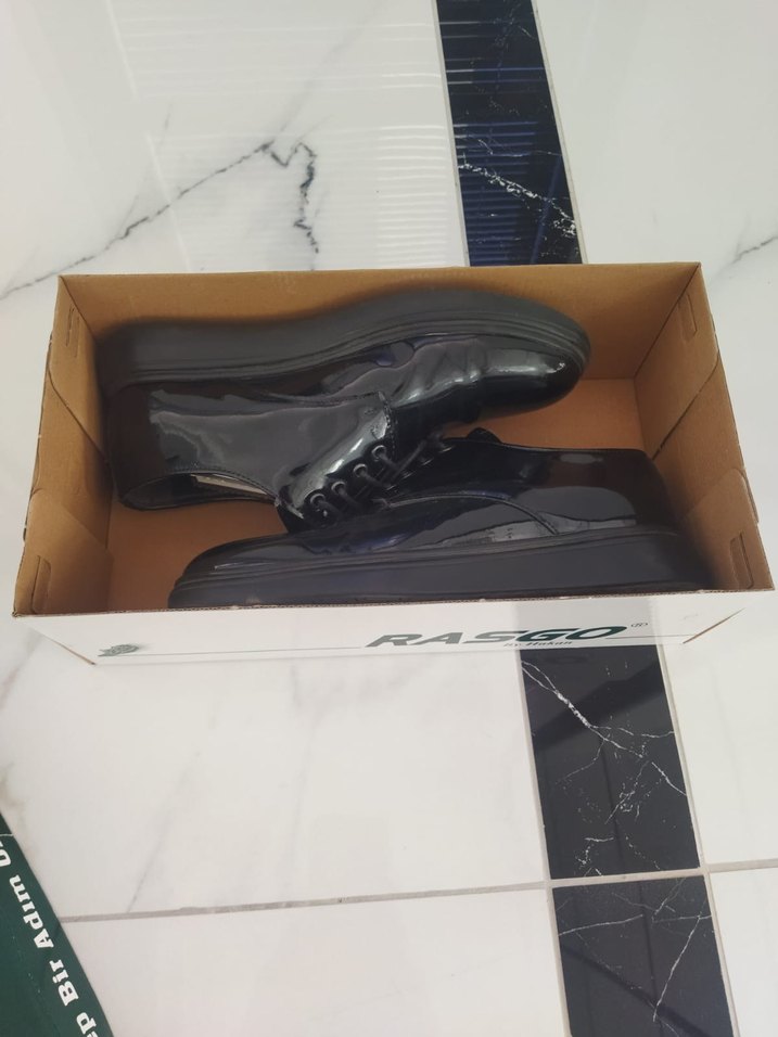 Erkek Çocuk Siyah Parlak Klasik Ayakkabı - Görsel 2