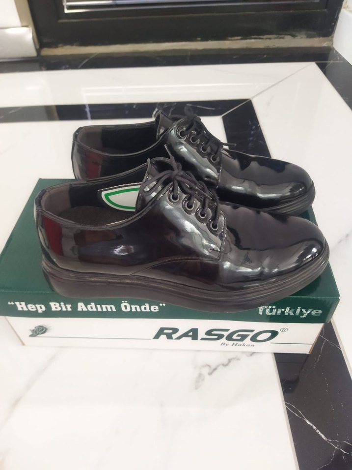Erkek Çocuk Siyah Parlak Klasik Ayakkabı - Görsel 3