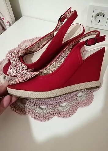 39 Beden kırmızı Renk Dolgu topuk sandalet