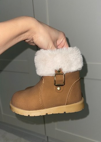 Kız Çocuk Kahverengi Süet Kürklü Bot - Görsel 4