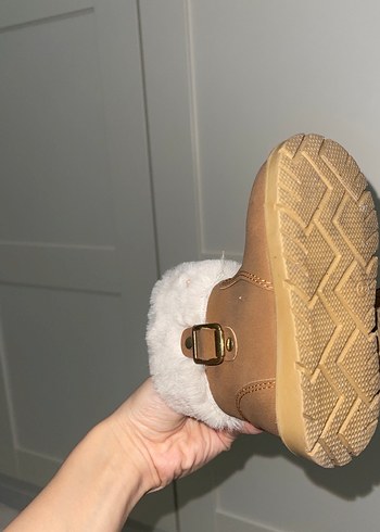 Kız Çocuk Kahverengi Süet Kürklü Bot - Görsel 2