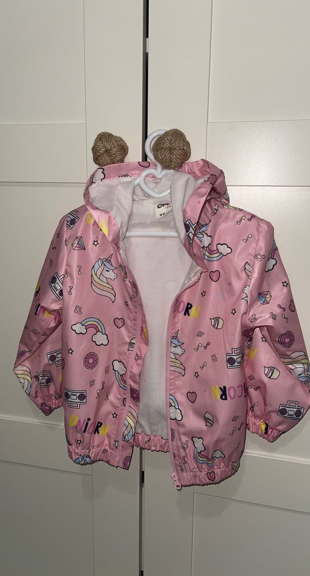 Kız Çocuk Kapüşonlu Pembe Baskılı Yağmurluk - Görsel 2